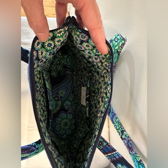 Vera Bradley multi compartment shoulder bag in retired Blue Rhapsody pattern - Picture 3 of 6